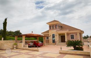 6-bedroom villa 680 m² in Aphrodite Hills for 5,500,000 €