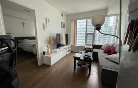 Apartment – York Street, Old Toronto, Toronto,  Ontario,   Canada for C$847,000