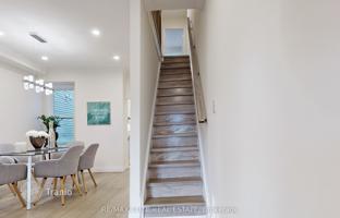 8-bedroom townhouse in Pape Avenue for C$2,193,000