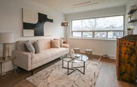 Terraced house – Scarborough, Toronto, Ontario,  Canada for C$1,081,000