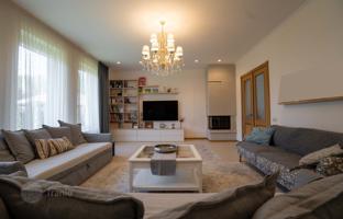 6-room villa 350 m² in Zemgale Suburb for 525,000 €