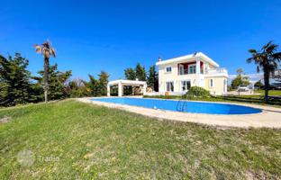 4-bedroom house 210 m² in Mesimeri for 390,000 €