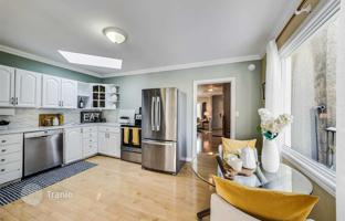 2-bedroom house in East York for C$1,172,000