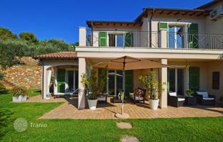 4-bedroom villa 223 m² in Liguria for 995,000 €