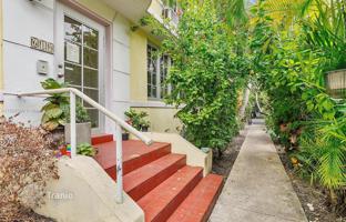1-bedroom apartments in condo 65 m² in Miami Beach for $321,000