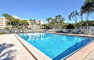 2-bedroom apartments in condo 102 m² in Pompano Beach for $265,000