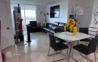 2-bedroom apartments in condo 91 m² in Miami for $395,000