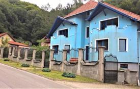 Vila Sighisoara — Zona Rezidentiala — Suprafata utila 270 mp, for 245,000 €