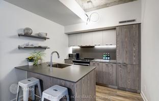 6-bedroom apartment in Old Toronto for C$1,208,000