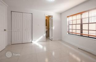 4-bedroom house 113 m² in Hialeah for $550,000
