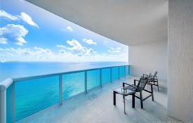 Spacious apartment with ocean views in a residence on the first line of the embankment, Hollywood, Florida, USA for $2,350,000
