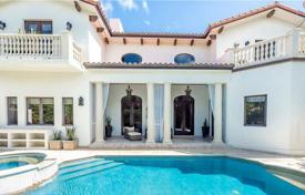 Luxury villa with a backyard, a swimming pool, a terrace and a garage, Fort Lauderdale, USA for $3,145,000