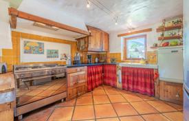 7-bedroom mansion 143 m² in Les Allues for 1,450,000 €