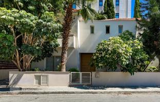 4-bedroom cottage 210 m² in Agios Athanasios (Cyprus) for 1,650,000 €