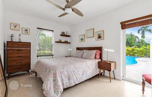 5-bedroom house 321 m² in Coral Gables for $2,198,000