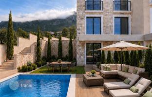 4-bedroom villa 295 m² in Blizikuće for 600,000 €