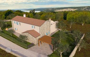 Land plot 2,969 m² in Rabac for 426,000 €