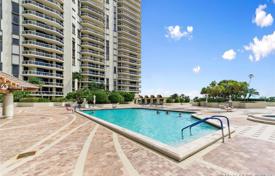 Bright apartment with ocean views in a residence on the first line of the embankment, Aventura, Florida, USA for $820,000