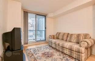 5-bedroom apartment in Bay Street for C$971,000
