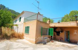 Rustic cottage with a private garden, a garage and a terrace, Sa Coma, Spain for 800,000 €
