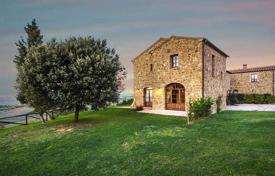 Traditional two-level villa in Montalcino, Tuscany, Italy for 545,000 €