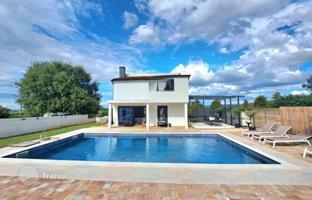 3-bedroom house 130 m² in Garbina for 530,000 €