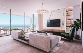 Penthouse with panoramic views in a gated residence with restaurants and swimming pools, Estepona, Spain for 815,000 €