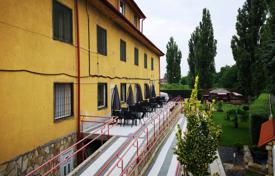 A 3-story building (built-in attic) with a useful floor area of 880.77 square meters is for sale on a 1929 m² plot! for 2,260,000 €