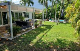 Comfortable villa with a backyard, a pool, a relaxation area and a parking, Key Biscayne, USA for $1,880,000