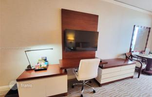 Condo 51 m² in Collins Avenue for $375,000