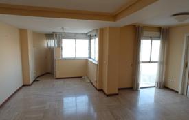Bright three-bedroom apartment in Alicante, Spain for 270,000 €