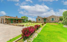 Traditional Canarian villa with a large plot in Costa Adeje, Tenerife, Spain for 800,000 €