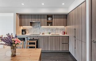 4-bedroom apartment in Bathurst Street for C$823,000