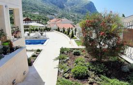 4-bedrooms villa 364 m² in Sveti Stefan, Montenegro for 650,000 €