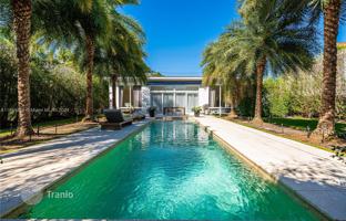 2-bedroom house 118 m² in Miami Beach for $2,699,000