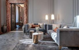 Elite historical apartment with frescoes in the city center, Rome, Italy for $31,000 per week