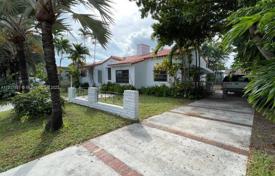 Townhome – Surfside, Florida, USA for $2,190,000
