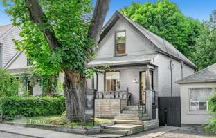 3-bedroom house in Old Toronto for C$2,080,000