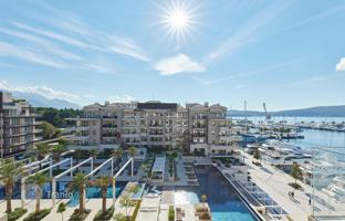 3-bedroom penthouse 334 m² in Tivat city for 3,533,000 €