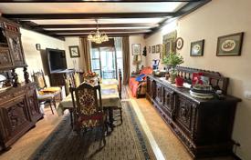 Fantastic house with two apartments in the Fenals area for 1,200,000 €