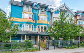 Terraced house – Woodbine Avenue, Toronto, Ontario,  Canada for C$1,677,000