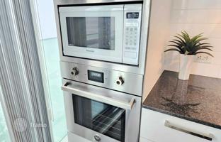 4-bedroom apartment in York Street for C$749,000