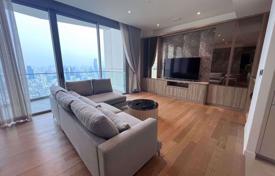 4-bedroom apartments in condo in Bangkok for 4,900 € per week