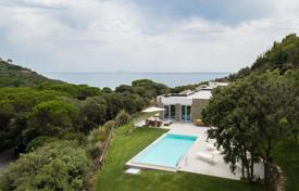 New villa with a swimming pool, a guest house and a direct access to the sea, Punta Ala, Italy. Price on request