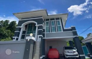 4-bedroom cottage 250 m² in Pattaya for $284,000