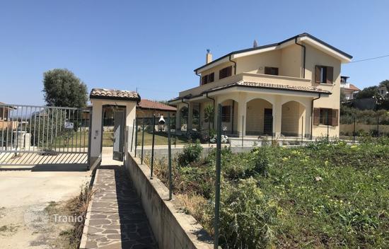 Homes for sale in Calabria Italy - 48 offers of houses in Calabria - Tranio