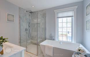 8-bedroom townhouse in Old Toronto for C$1,780,000