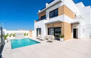 3-bedroom villa 218 m² in Benijofar for 559,000 €