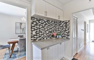 9-bedroom house in York for C$1,791,000