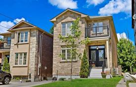 Townhome – East York, Toronto, Ontario,  Canada for C$1,749,000